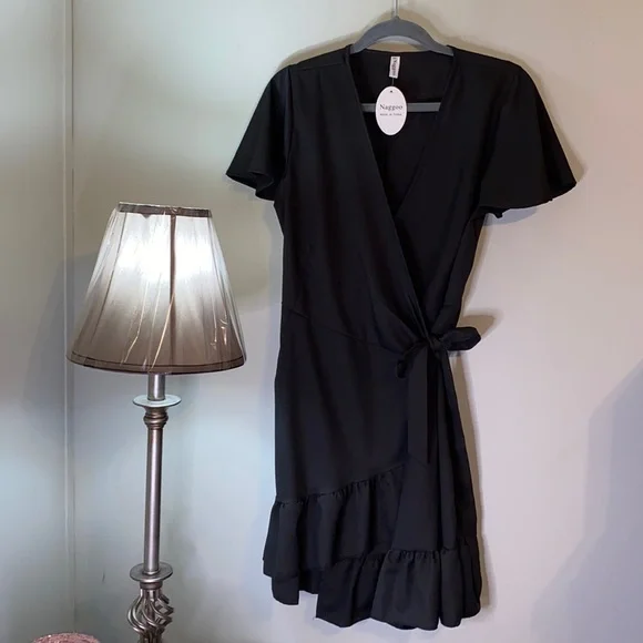 Woman’s Naggoo Dress Black Medium - Picture 2 of 6